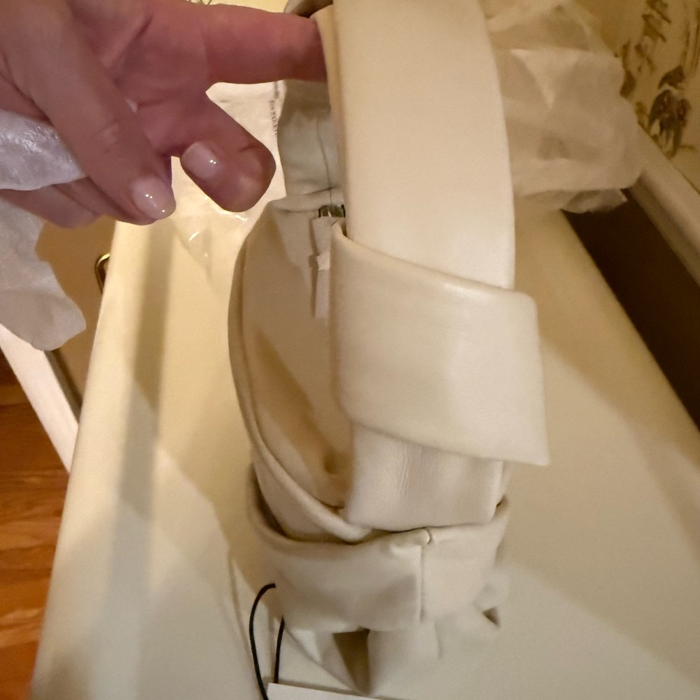 Elegant STAUD Cream Handbag - Picture 3 of 7